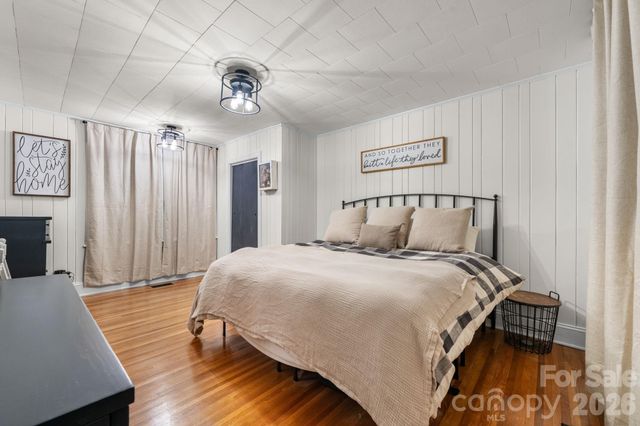 208 S 1st Avenue, Maiden, NC 28650