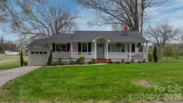 208 S 1st Avenue, Maiden, NC 28650