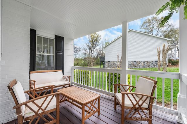 208 S 1st Avenue, Maiden, NC 28650