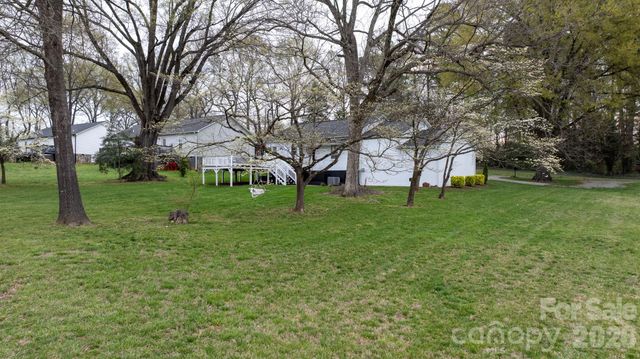208 S 1st Avenue, Maiden, NC 28650