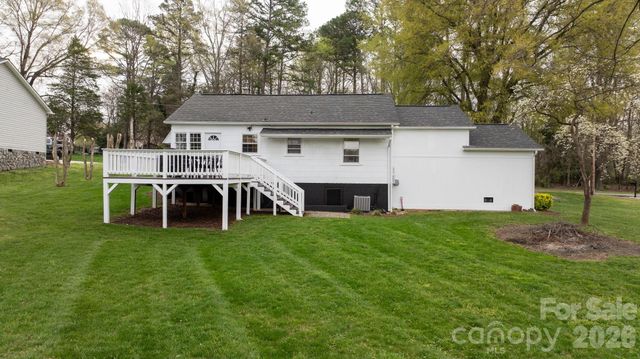 208 S 1st Avenue, Maiden, NC 28650