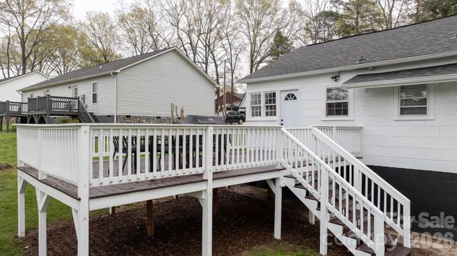 208 S 1st Avenue, Maiden, NC 28650