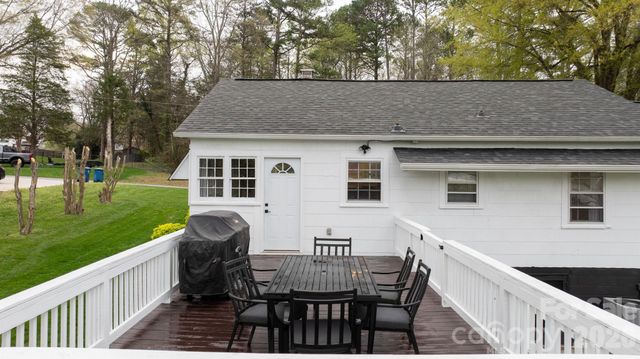 208 S 1st Avenue, Maiden, NC 28650