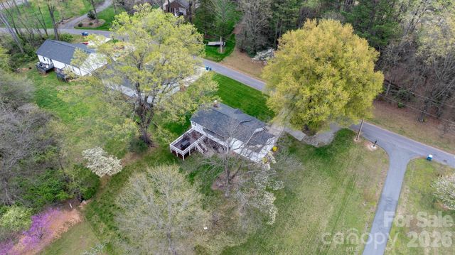 208 S 1st Avenue, Maiden, NC 28650