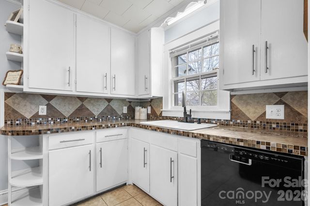 208 S 1st Avenue, Maiden, NC 28650