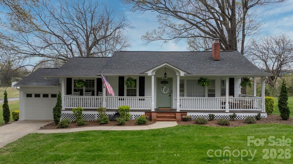 208 S 1st Avenue, Maiden, NC 28650