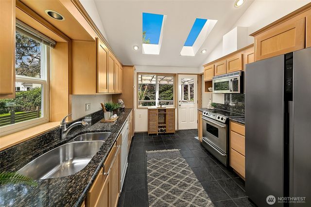 630 NW 76th Street, Seattle, WA 98117