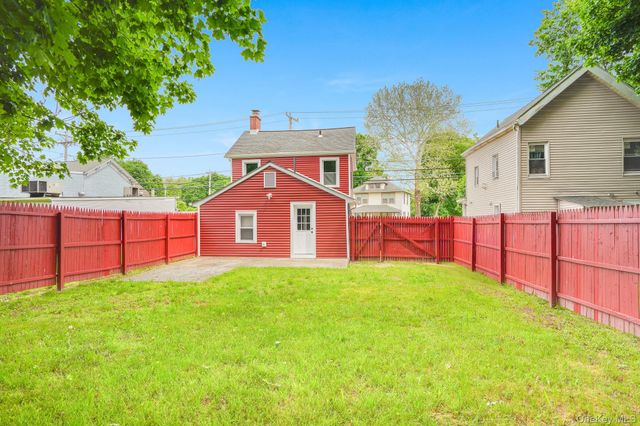 194 Smith Street, Poughkeepsie, NY 12601