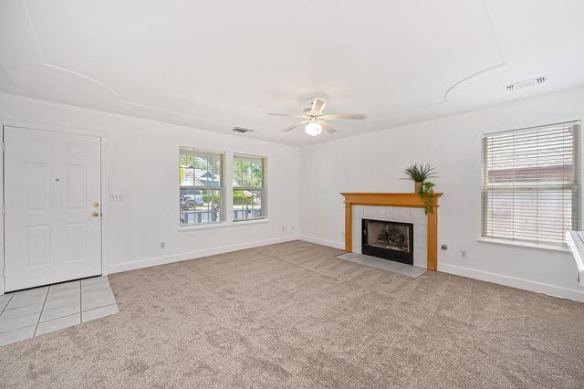 126 Hidden Glen Dr, Auburn, CA 95603