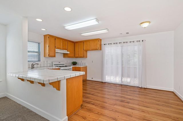 126 Hidden Glen Dr, Auburn, CA 95603