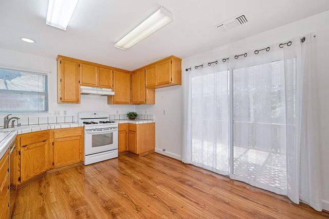 126 Hidden Glen Dr, Auburn, CA 95603