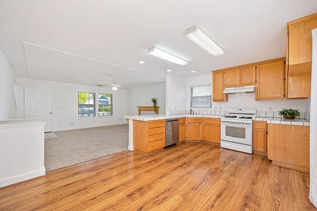 126 Hidden Glen Dr, Auburn, CA 95603