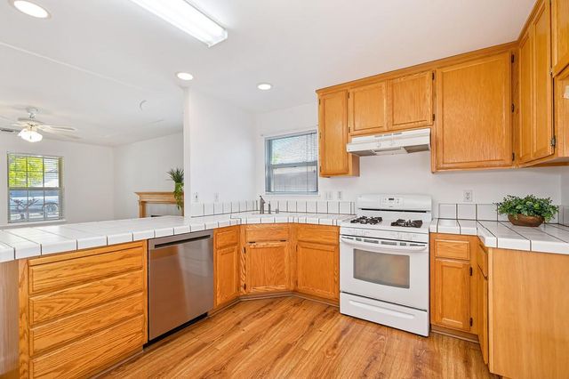 126 Hidden Glen Dr, Auburn, CA 95603