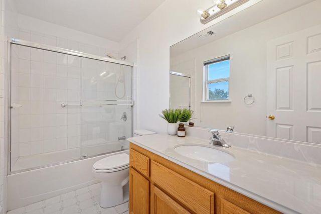 126 Hidden Glen Dr, Auburn, CA 95603