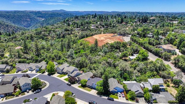 126 Hidden Glen Dr, Auburn, CA 95603