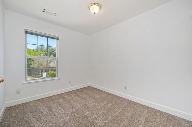 126 Hidden Glen Dr, Auburn, CA 95603