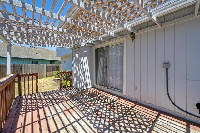 126 Hidden Glen Dr, Auburn, CA 95603