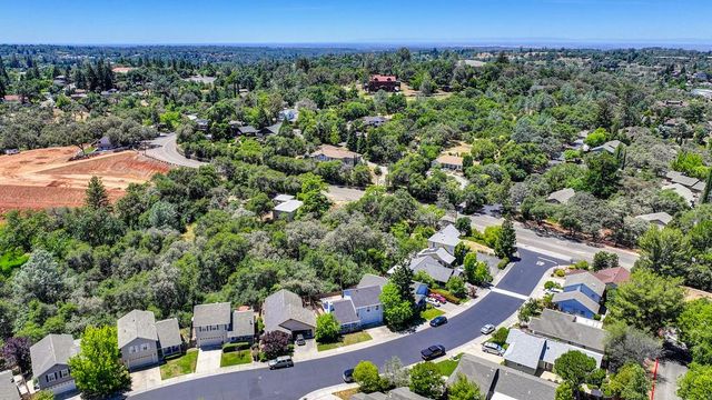 126 Hidden Glen Dr, Auburn, CA 95603