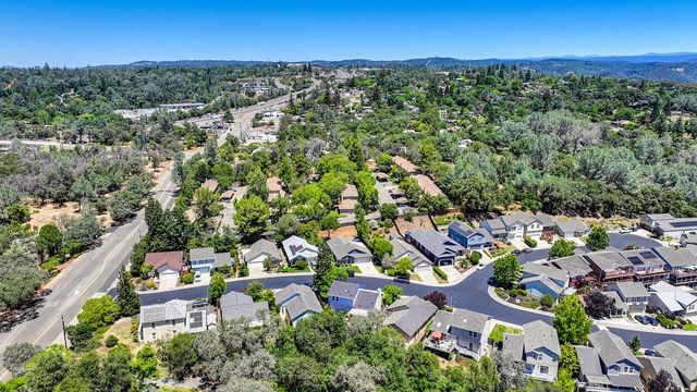 126 Hidden Glen Dr, Auburn, CA 95603
