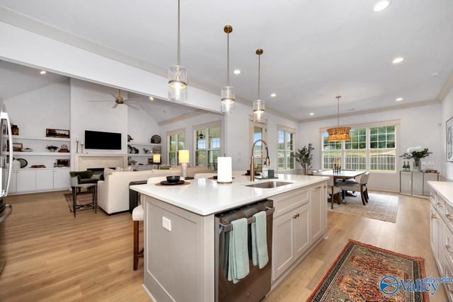 1 Devereux Place, Gurley, AL 35748