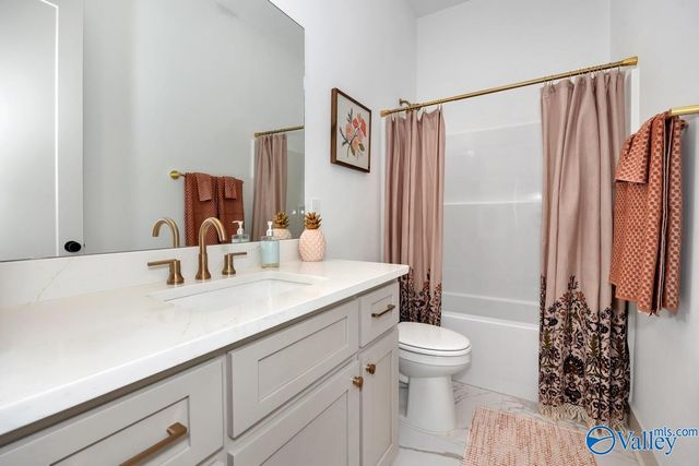 1 Devereux Place, Gurley, AL 35748