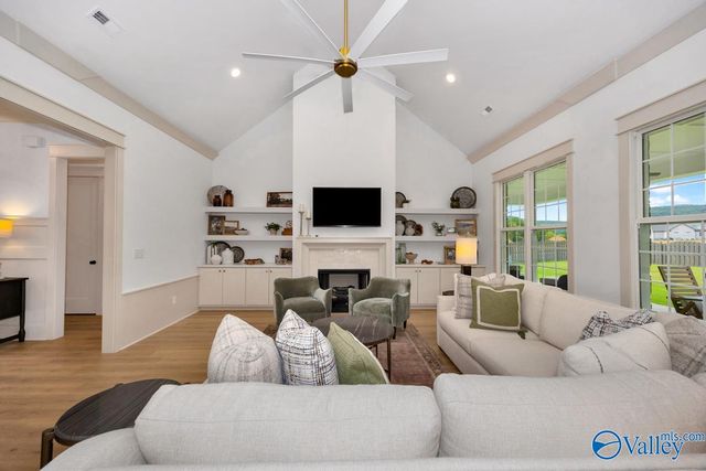 1 Devereux Place, Gurley, AL 35748