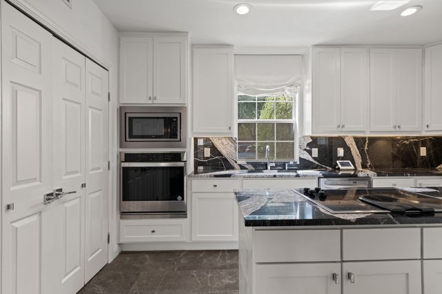 9418 Blue Jay Way, Irving, TX 75063