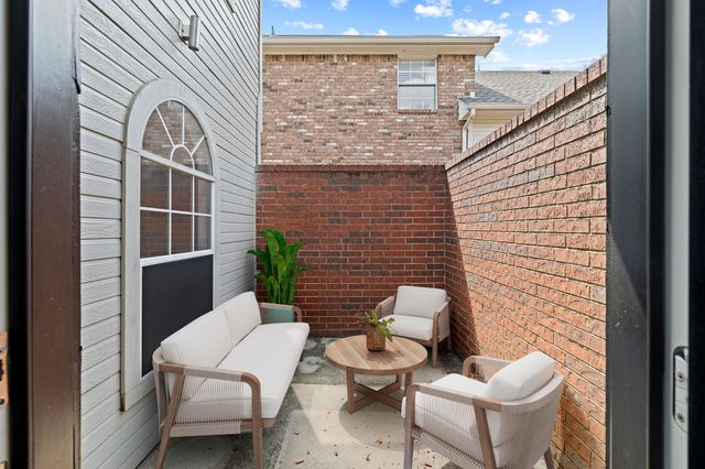 9418 Blue Jay Way, Irving, TX 75063
