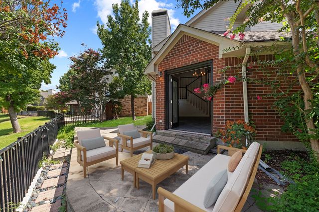 9418 Blue Jay Way, Irving, TX 75063
