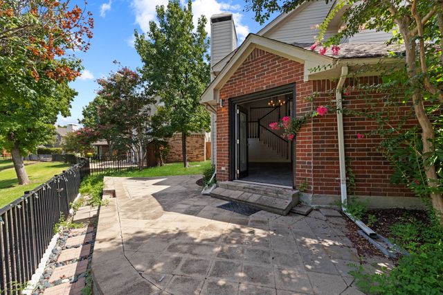 9418 Blue Jay Way, Irving, TX 75063