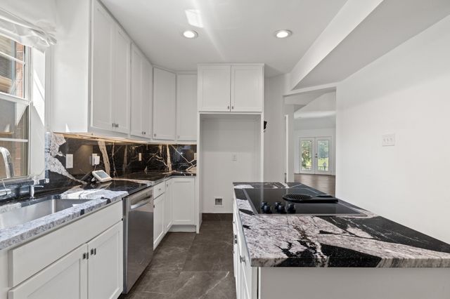 9418 Blue Jay Way, Irving, TX 75063