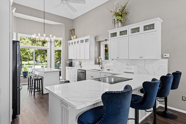 3110 Canyon Circle, Chaska, MN 55318