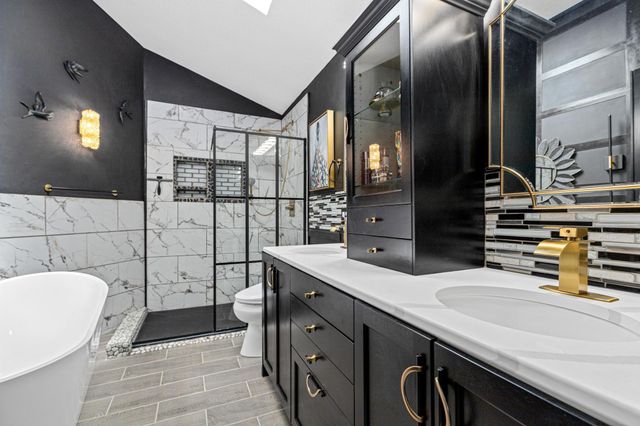 3110 Canyon Circle, Chaska, MN 55318