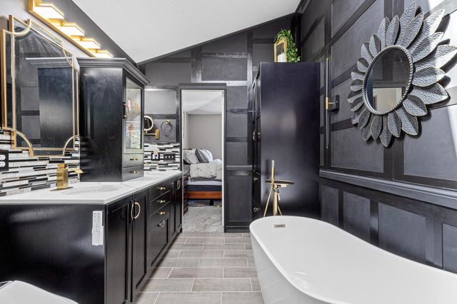 3110 Canyon Circle, Chaska, MN 55318