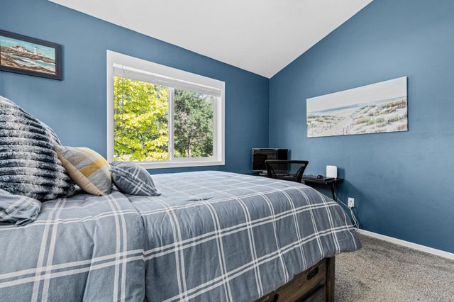 3110 Canyon Circle, Chaska, MN 55318