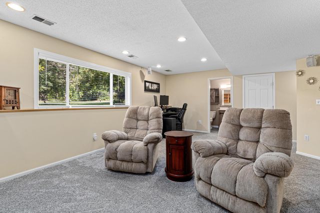3110 Canyon Circle, Chaska, MN 55318