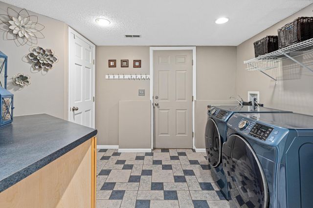 3110 Canyon Circle, Chaska, MN 55318