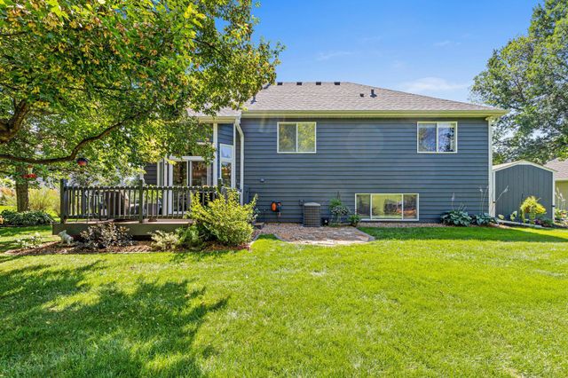 3110 Canyon Circle, Chaska, MN 55318