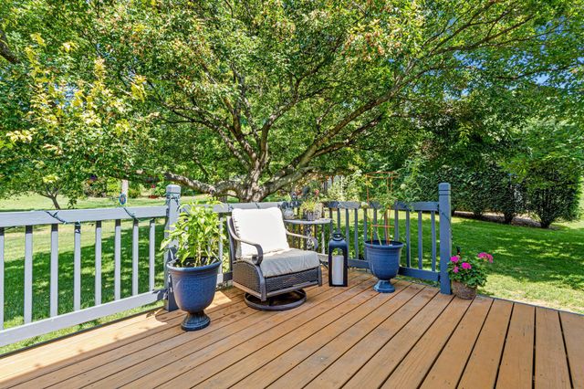 3110 Canyon Circle, Chaska, MN 55318