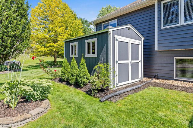 3110 Canyon Circle, Chaska, MN 55318