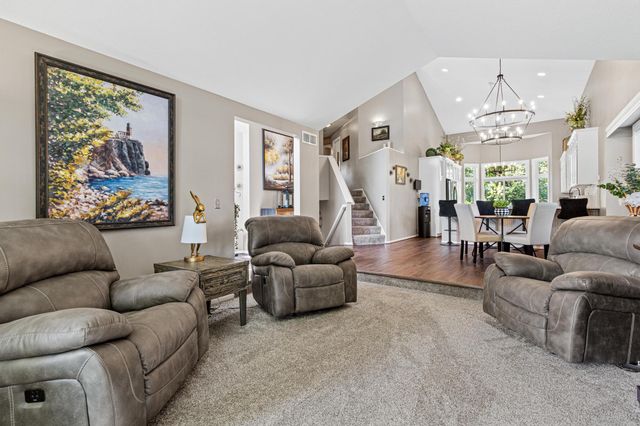 3110 Canyon Circle, Chaska, MN 55318