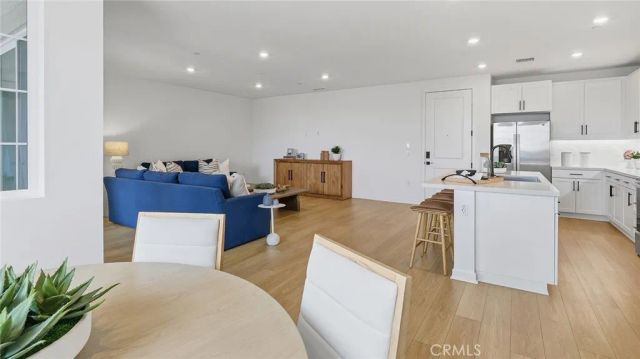 6114 Valentina Way 301, Eastvale, CA 92880