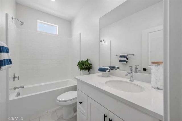 6114 Valentina Way 301, Eastvale, CA 92880