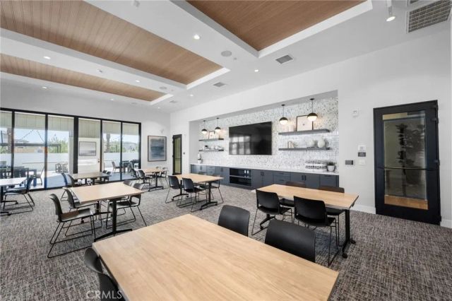 6114 Valentina Way 301, Eastvale, CA 92880