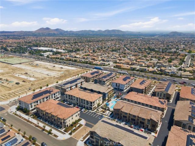 6114 Valentina Way 301, Eastvale, CA 92880