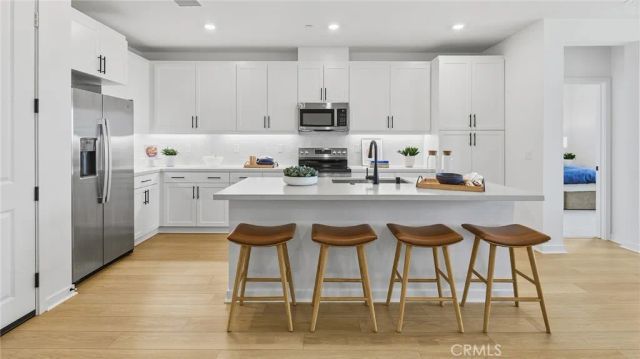 6114 Valentina Way 301, Eastvale, CA 92880