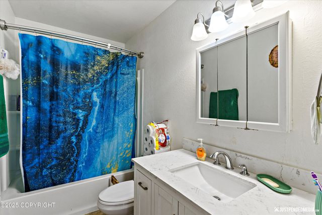 330 N Bliss Street, Anchorage, AK 99508