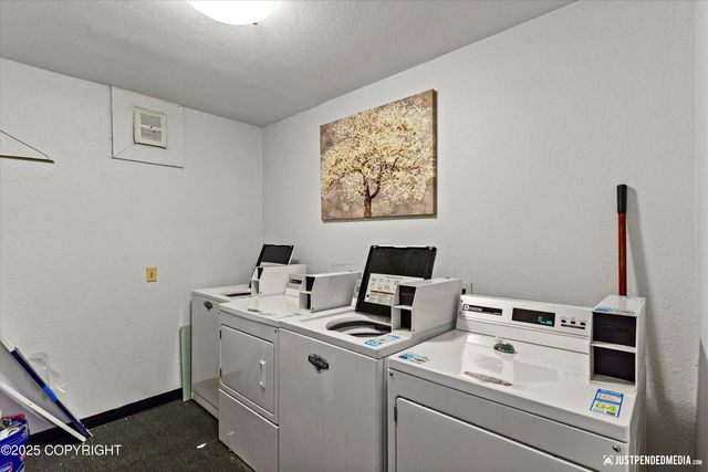 330 N Bliss Street, Anchorage, AK 99508