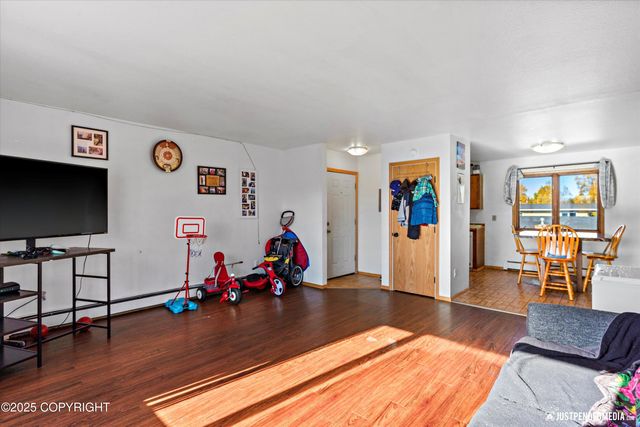 330 N Bliss Street, Anchorage, AK 99508