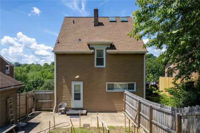 5971 Library Rd, Bethel Park, PA 15102